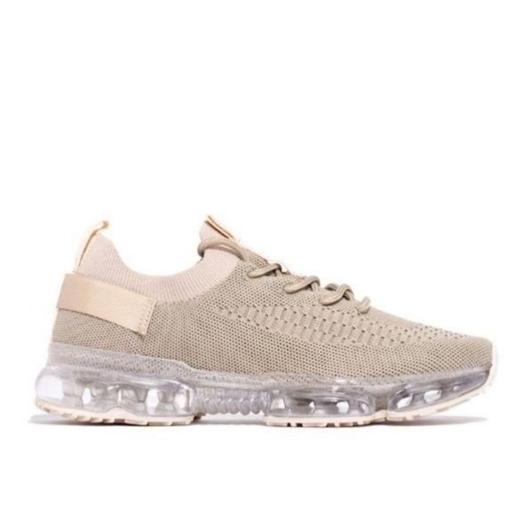 flyknit slip on sneakers